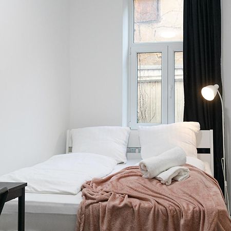 Affordable 5-Br Shared Apartment / Enkplatz U3 Getaway Wien Exterior foto