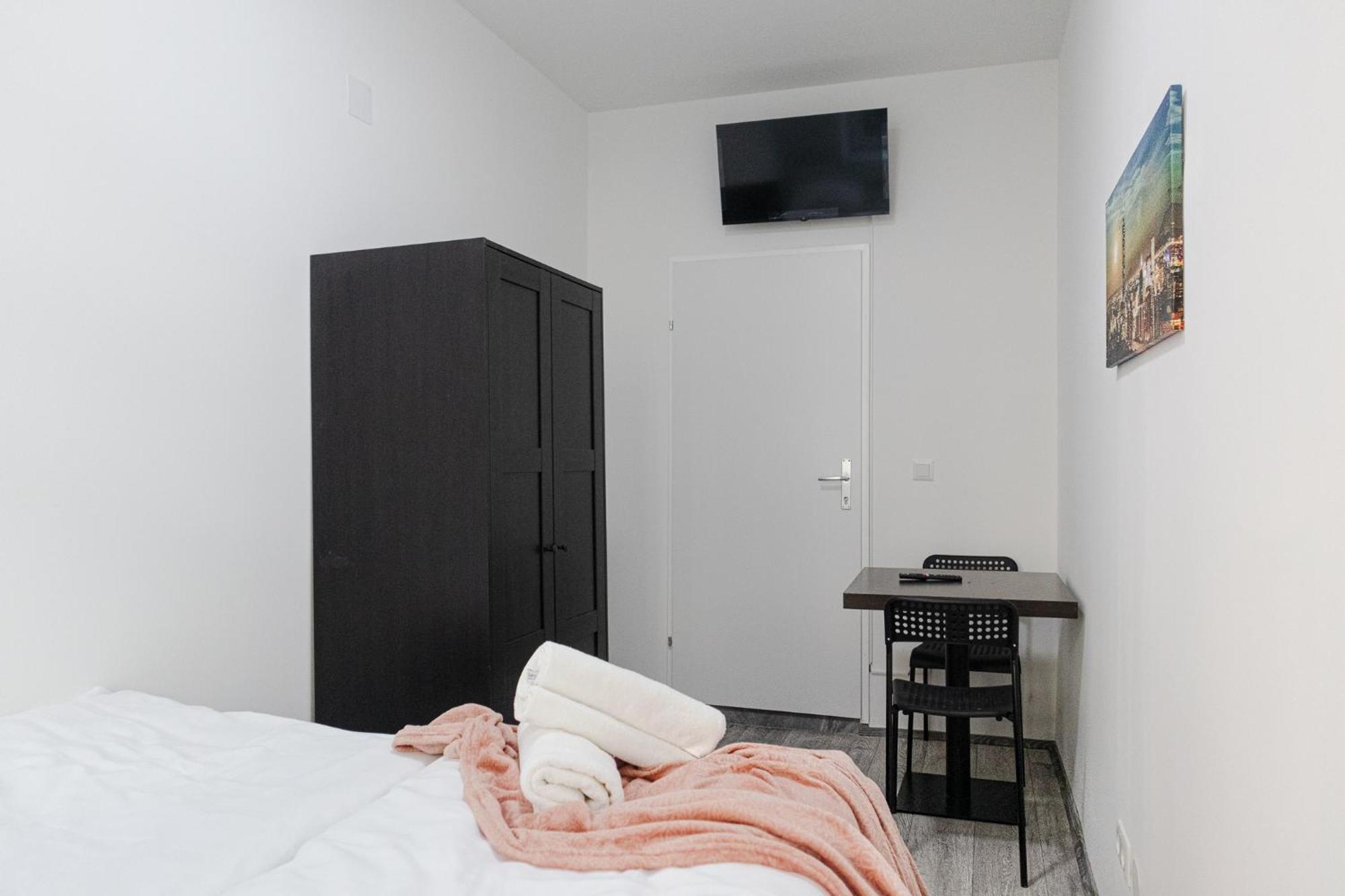 Affordable 5-Br Shared Apartment / Enkplatz U3 Getaway Wien Exterior foto